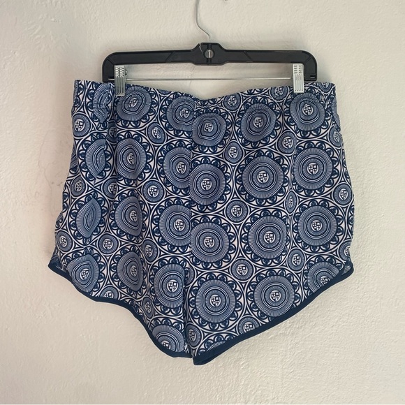 NEW WITH TAGS Gretchen Scott Designs Blue Athletic Shorts - Picture 6 of 6